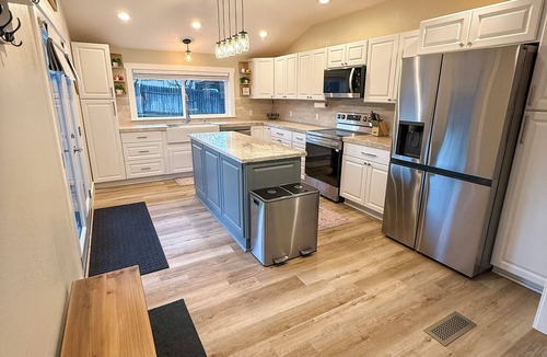 Reno House | Hidden Oasis 3BD/2.5BA on secluded 1/2 acre. Sleeps 8, near Reno/Tahoe