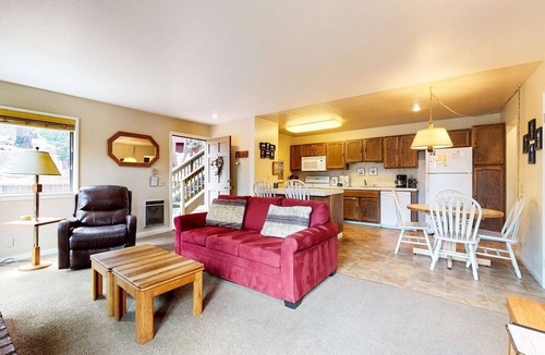 Mammoth Lakes Condo | Hidden Valley Homestead | Near Hike/Bike & More!