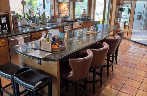 Agua Dulce Ski Chalet | High Desert Retreat -Chalet style home in Agua Dulce spectacular sunset Views!