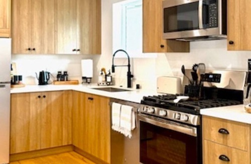 Meiners Oaks House | Hillside Haven | Boutique Spanish Escape