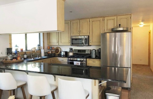 Truckee Cabin | Hillside Hideaway - Close to downtown Truckee
