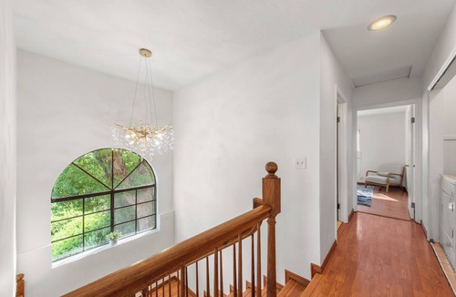 Silver Lake House | Hilltop 3BR - Park2Cars, Pets OK, W/D + Office Den