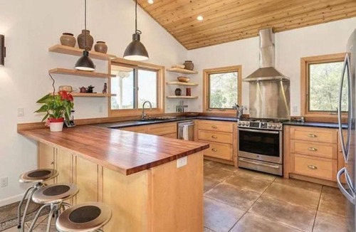 Volcano House | Hilltop Retreat in Amador County Wine Country
