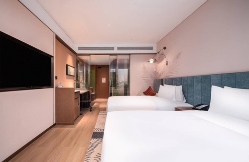Shihe District Hotel | Hilton Garden Inn Xinyang East Railway Station