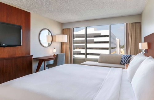 Pasadena Hotel | Hilton Pasadena