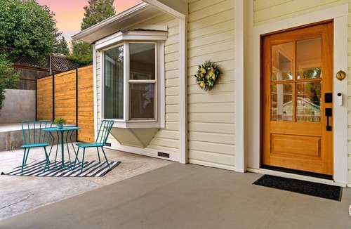 Grass Valley House | Historic Gold Rush Cottage - Amazing Porch, Patio & Walk to Downtown