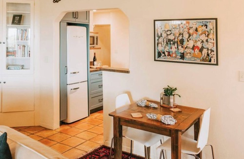Westside Santa Cruz Apartment | 𝑯𝒊𝒔𝒕𝒐𝒓𝒊𝒄 & 𝑳𝒖𝒙𝒖𝒓𝒊𝒐𝒖𝒔 𝑺𝒑𝒂𝒏𝒊𝒔𝒉-𝑺𝒕𝒚𝒍𝒆 𝑪𝒂𝒔𝒊𝒕𝒂
