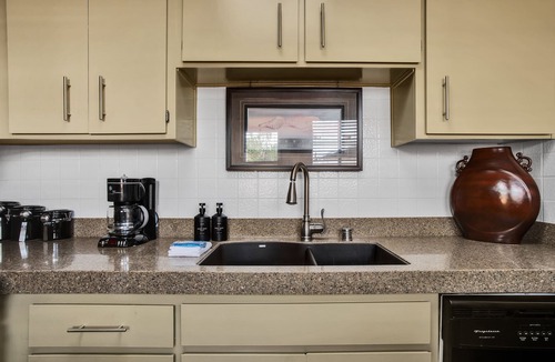 Historic Tennis Club Condo | Historic Mountain's Edge - A Ryson Property