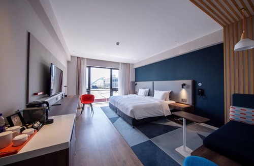 Shijingshan Hotel | Holiday Inn Express Beijing Shijingshan Lakeview by IHG