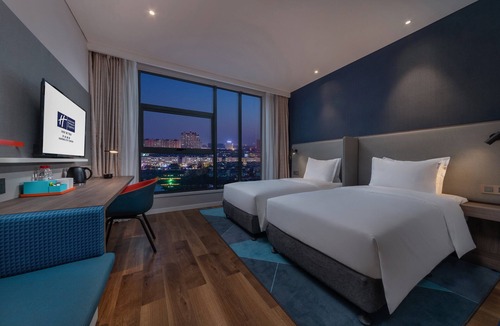 Gulou District Hotel | Holiday Inn Express Kaifeng City Center by IHG