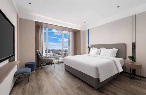 Chengyang Hotel | Holiday Inn Express Qingdao Hongdao Station by IHG
