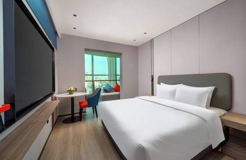 Jinshui District Hotel | Holiday Inn Express Zhengzhou Garden Road by IHG