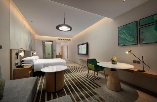 Han Yang Hotel | Holiday Inn & Suites Wuhan International Expo, an IHG Hotel
