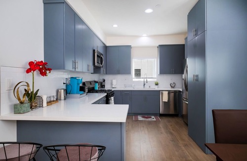 Hollywood Condo | ★ HOLLYWOOD 2B/2.5B CONDO, BEST LOCATION, NEW BLDG ★ HOT TUB & PRIVATE GARAGE