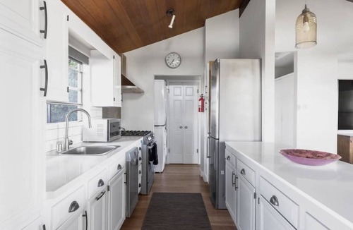 Hollywood Hills House | Hollywood Bowl Hideaway + Parking Garage + Dog OK