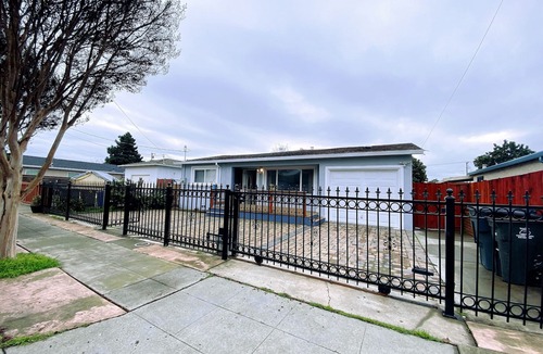 Union City House | Home in Union City