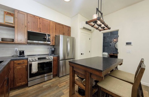 Tahoe Village Condo | Honeymoon Lodge With Breath Taking Views Of The Valley (SL281A)