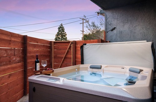Linda Vista House | Hot Tub + BBQ Island + Private Yard Near Mission Bay | Glidden Glow