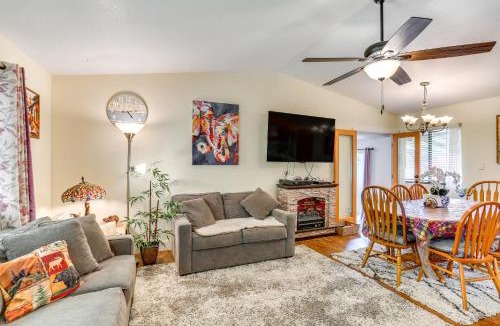 Redding House | Hot Tub, Dog-Friendly Yard! 3-Acre Redding Retreat