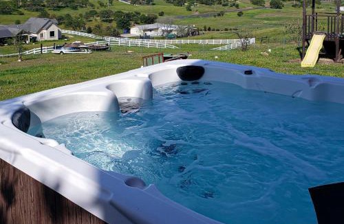 Copperopolis House | Hot Tub & Expansive Views: Copperopolis Mtn Home