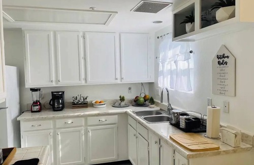 Desert Hot Springs House | Hot tub jacuzzi,splash water,mini golf,mounting view and popular for hiking area