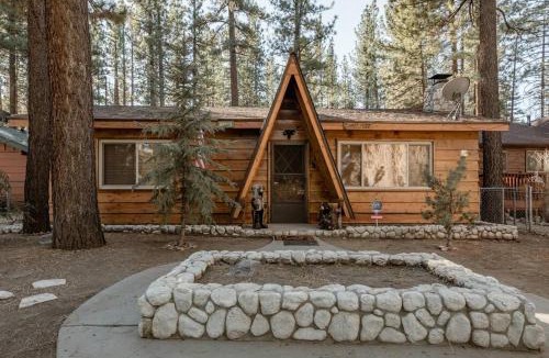 Big Bear City House | Hot tub*kids room*family cabin