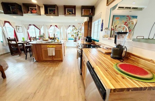 Shingle Springs House | Hot Tub, Modern farmhouse, Pet Friendly & Lake View Retreat in Shingle Springs