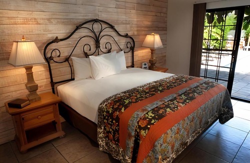 Tahquitz River Estates Hotel | Hotel California - A Town & Desert Boutique Hotel