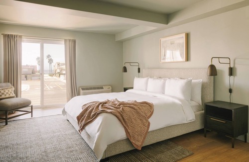 Newport Shores Hotel | Hotel Solarena Newport Beach, a Dazzler Select by Wyndham