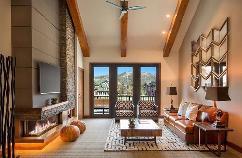 Lakeside Park Condo | Huge Condo Near the Gondola | 2 Hot Tubs + Pool