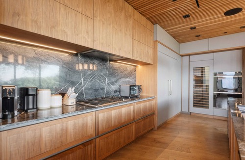 Beverly Hills Villa | Iconic Mulholland Drive Estate Panoramic LA Views, Pool & Total Privacy