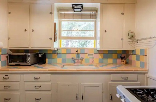 Idyllwild Cabin | IdyllAway Vintage Cabin - Kid Friendly Cul-de-Sac!