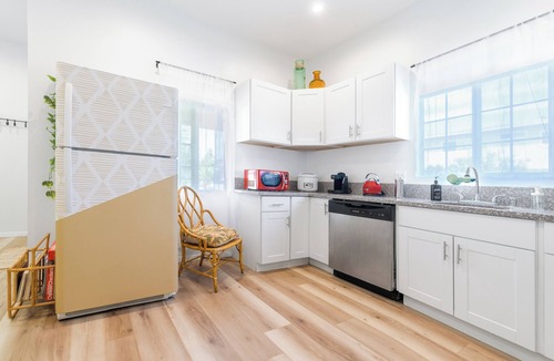 Atwater Village House | Immaculate 3Bd/3Ba Gated Bungalow - Parking+Yard+Patio, FIFA Fan Zone, DTLA