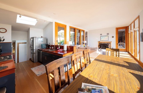 Stinson Beach House | Impressive Oceanfront Family Home in Seadrift