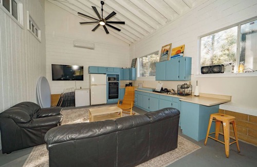 Weaverville House | Incredible group accommodations in converted barn in quaint Weaverville with AC