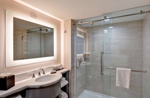 Central Business District Hotel | Inter&Co Stadium King Suite w/Gym, Pool, Breakfast
