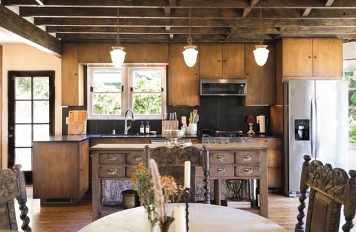 Beachwood Canyon House | Italian Villa in the Hollywood Hills! VIEWS! HOT TUB!