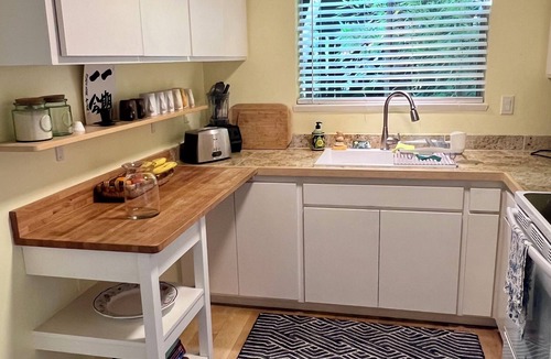 Fairfax Apartment | Japanese style inspired 2-bedroom apartment in tranquil Fairfax neighborhood