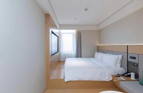 Pudong Hotel | JI Hotel Shanghai New International Expo Center Longyang Road