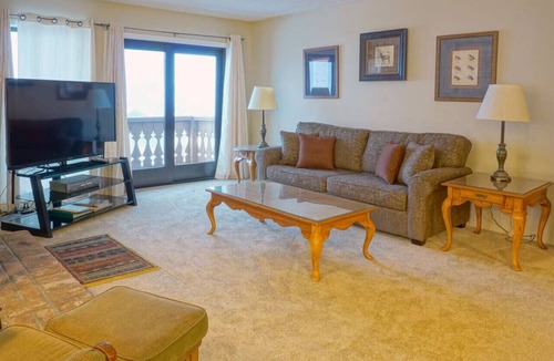 June Lake Condo | June Lake Interlaken 12 Cozy, Spacious
