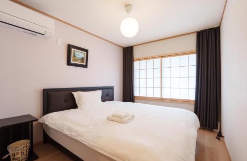 Dotonbori Apartment | Just a short walk 黒門市場2min 道頓堀 心斎橋Glico Sign Dotonbori Guesthouse 自安居