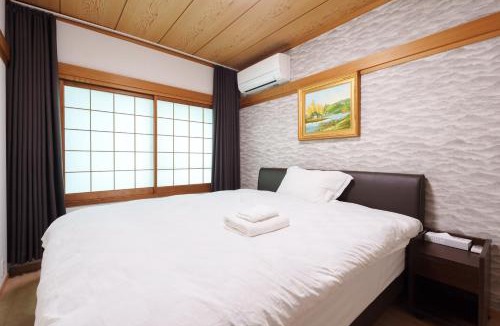 Dotonbori Apartment | Just a short walk 黒門市場2min 道頓堀 心斎橋Glico Sign Dotonbori Guesthouse 自安居