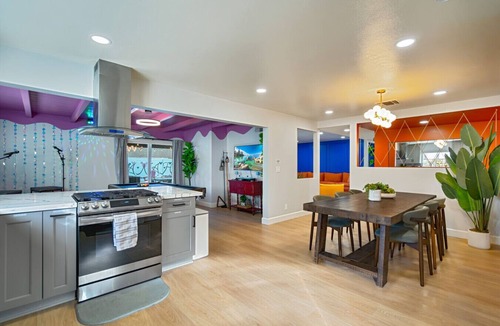 Sherwood Forest and Thistle Development House | Karaoke | Hot Tub | Mini Golf + Minutes to Disney