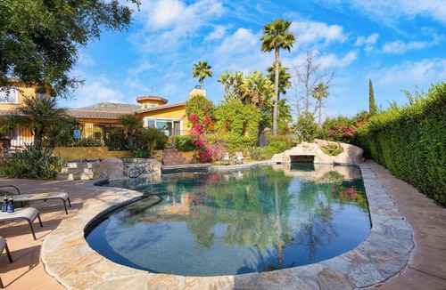 Valley Center House | Keys Creek & Casita - AvantStay | Sleeps 30 | Vineyard, Pool, Theater, Views