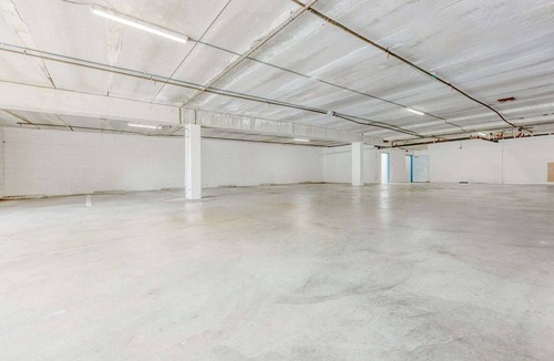 San Clemente Apartment | King Bed | Non-Smoking