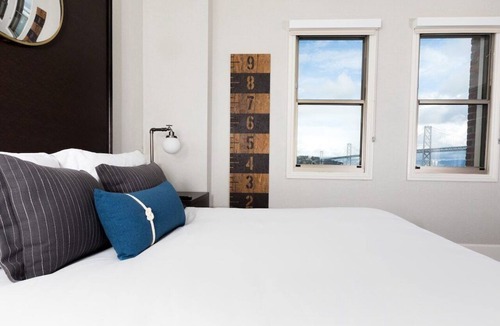 South Beach Hotel | King Room Urban Place with City/Courtyard Views + Free Breakfast