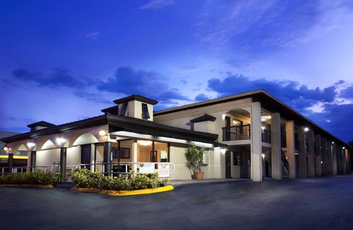 Oak Ridge Hotel | Knights Inn Orlando
