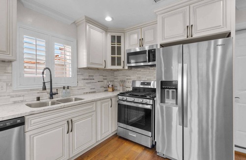 Northwest San Pedro House | LA Harbor 5BR | Water Slide, Hot Tub & Games | C&C