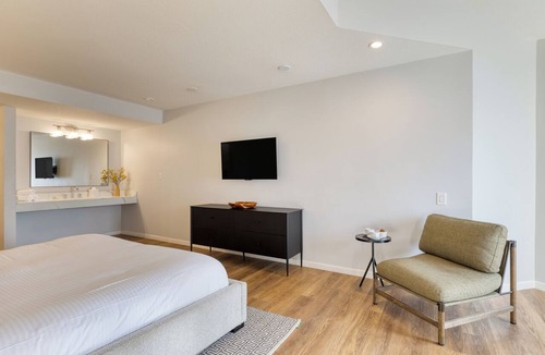 Diamond Crestview Hotel | Laguna Beach Gem + Pool + Hot Tub | Near the Beach + Laguna Attractions