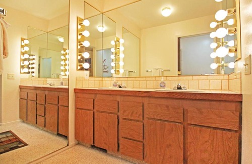 Sunnyside House | Laird House - HOT TUB!